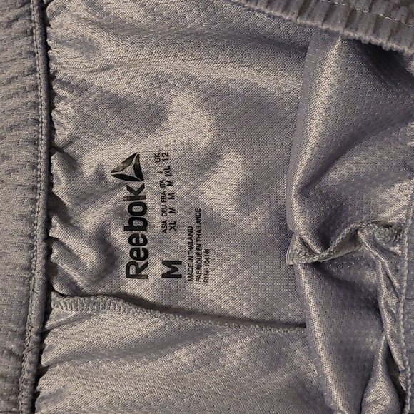 Reebok shorts - Picture 2 of 3